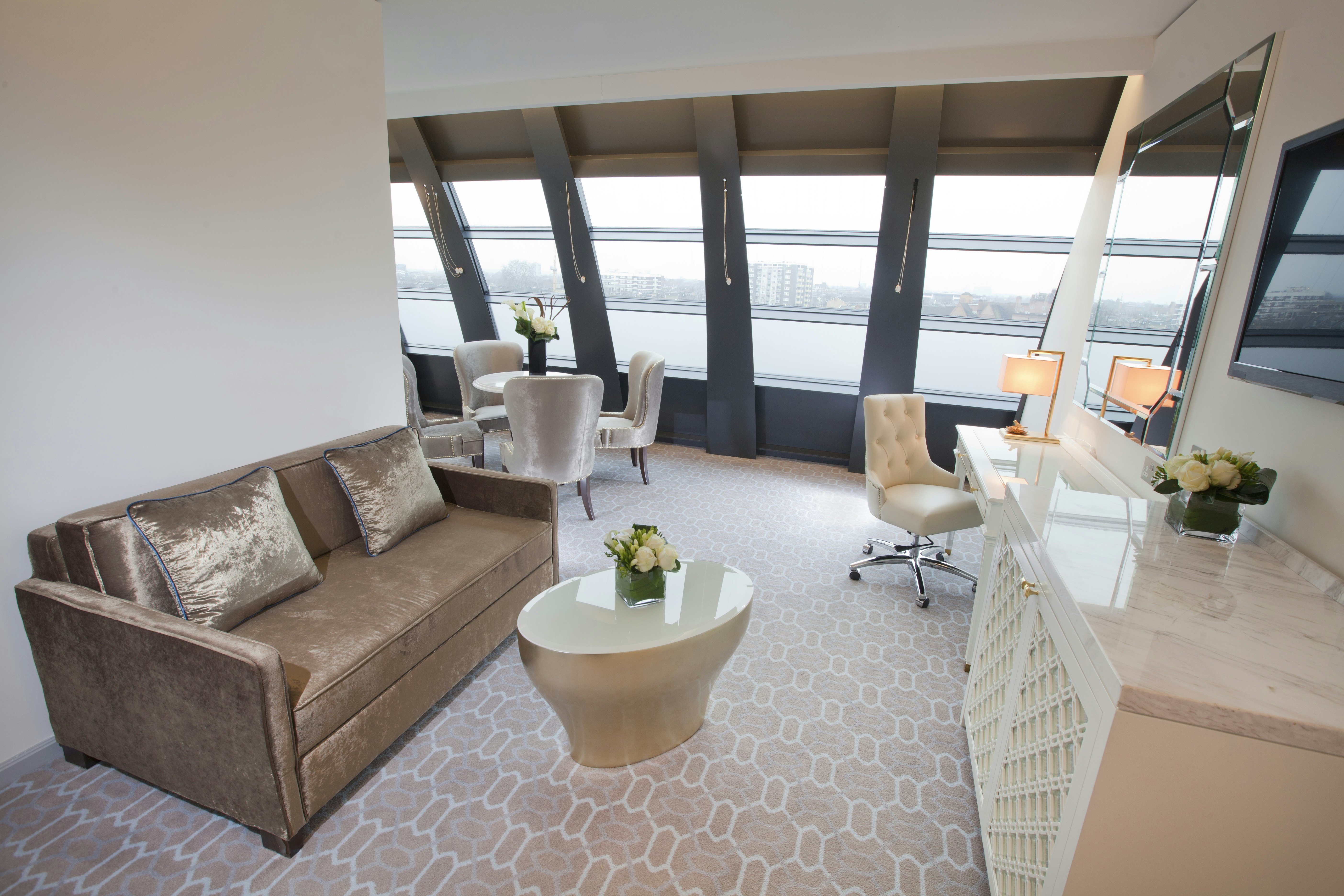 Dorsett Shepherds Bush 66/100