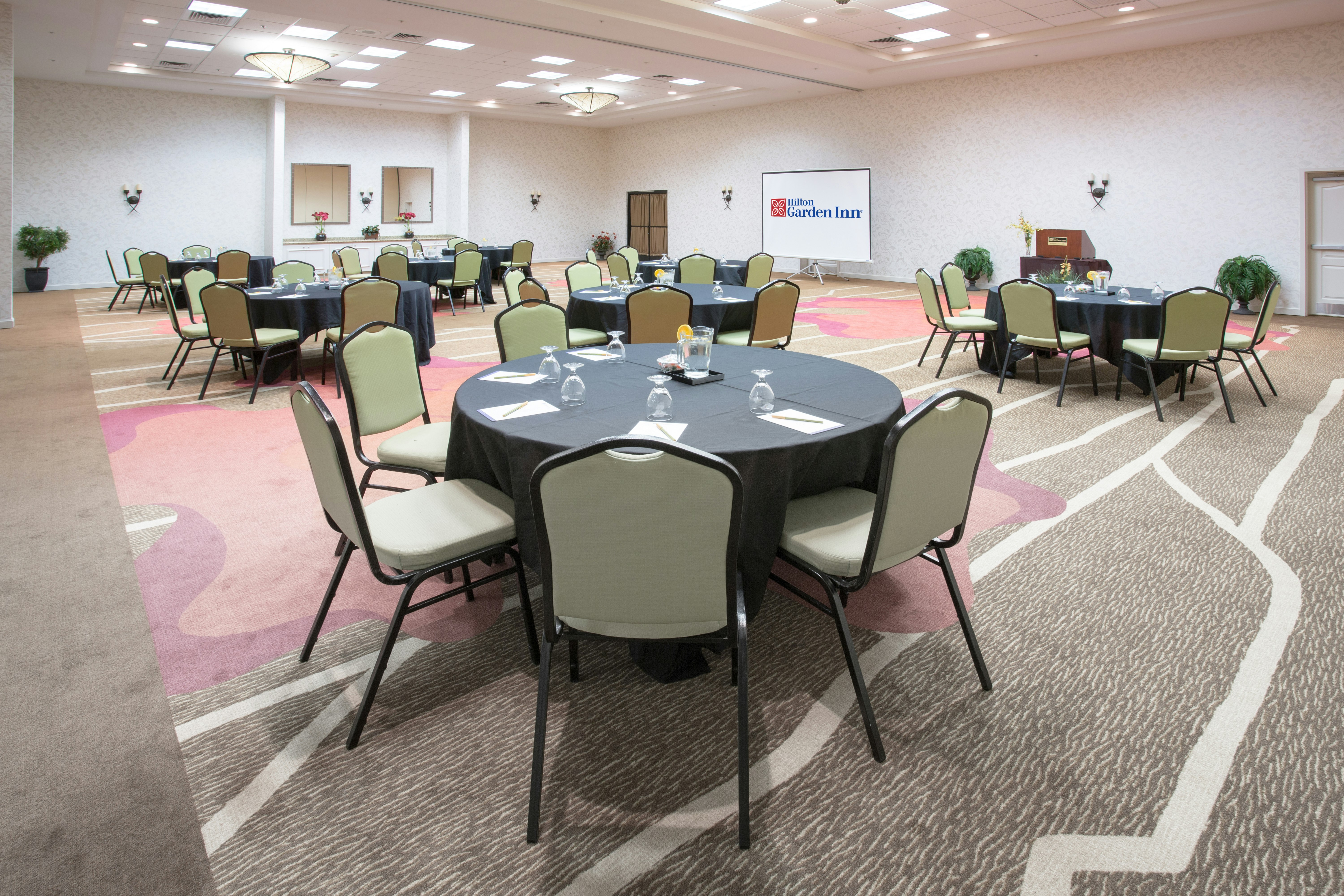 Hilton Garden Inn Phoenix Avondale 26/28