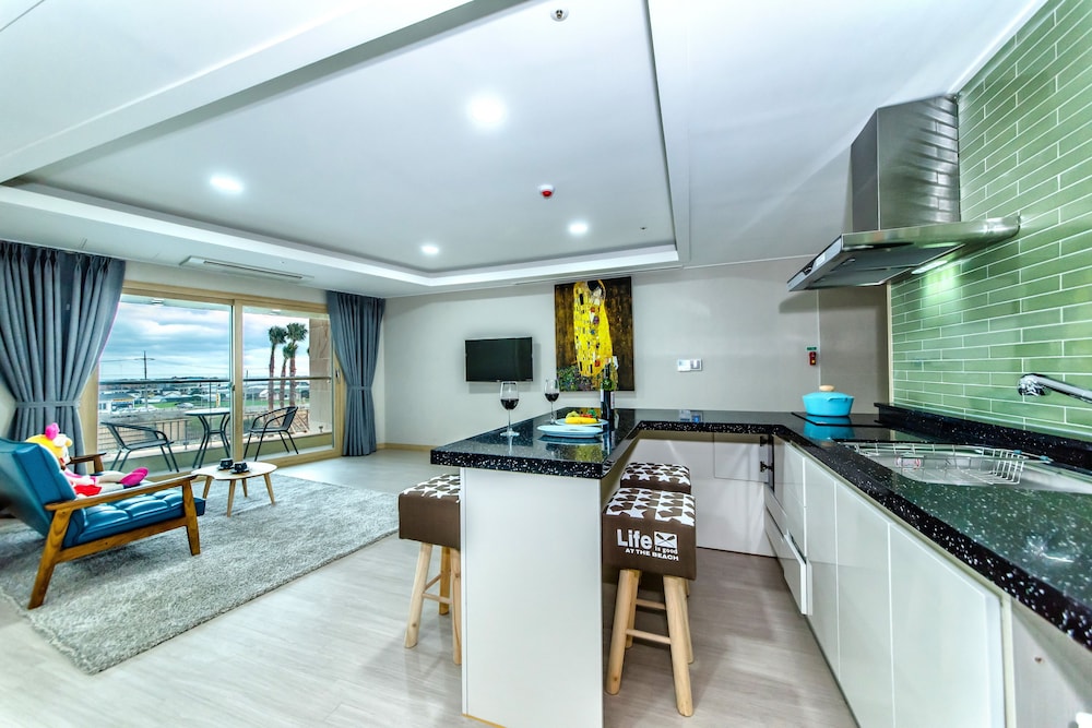 Blue Whale Resort 35/68