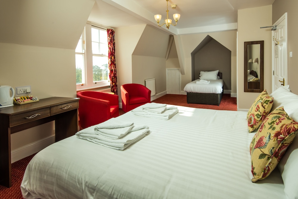 Cliffden Hotel 23/66