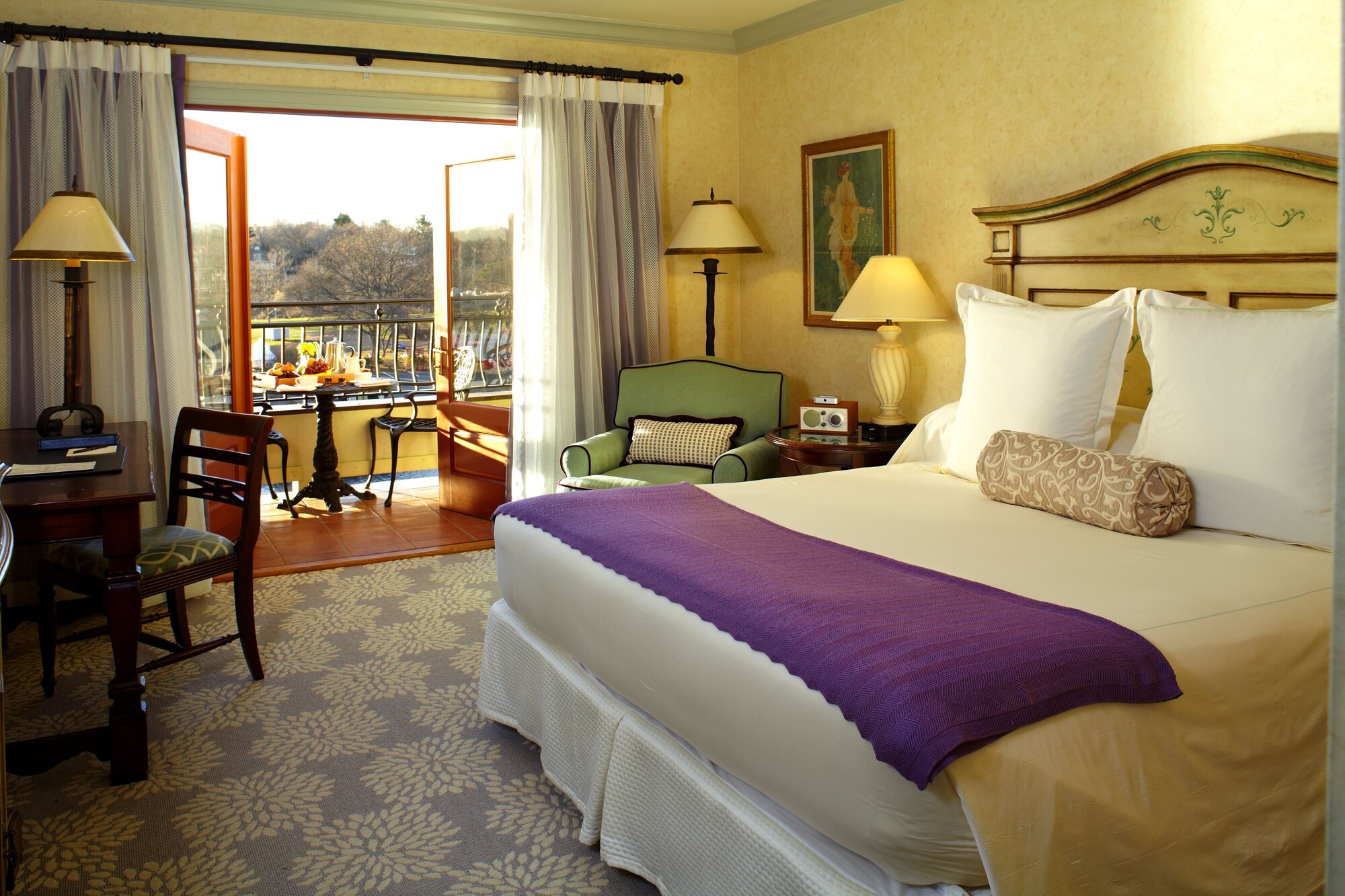 Deluxe, Harbour View