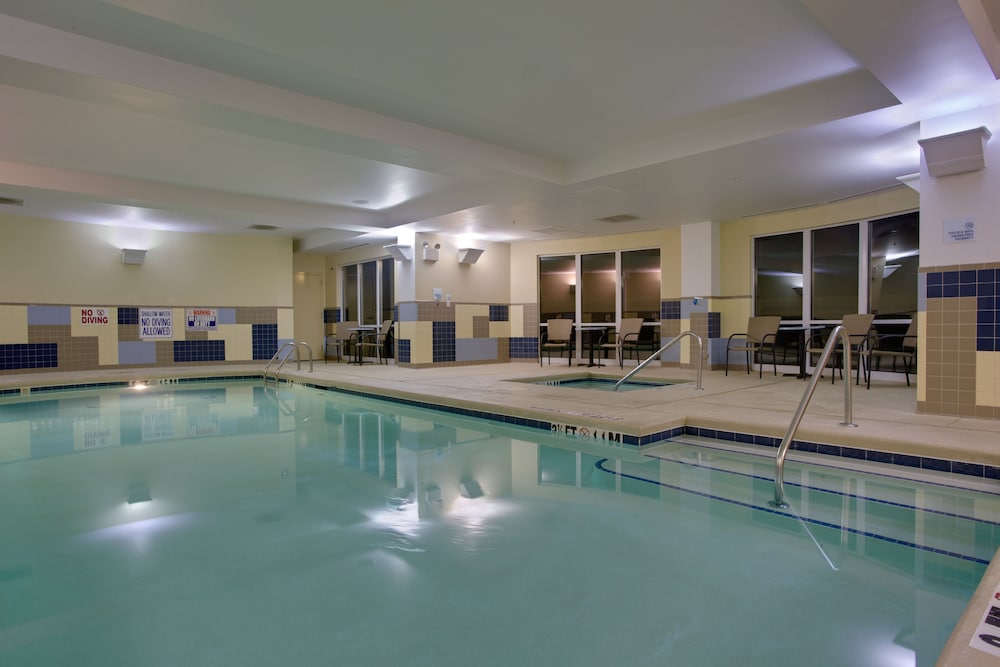 Holiday Inn Express Hotel and Suites Raleigh Sw Nc State 29/80