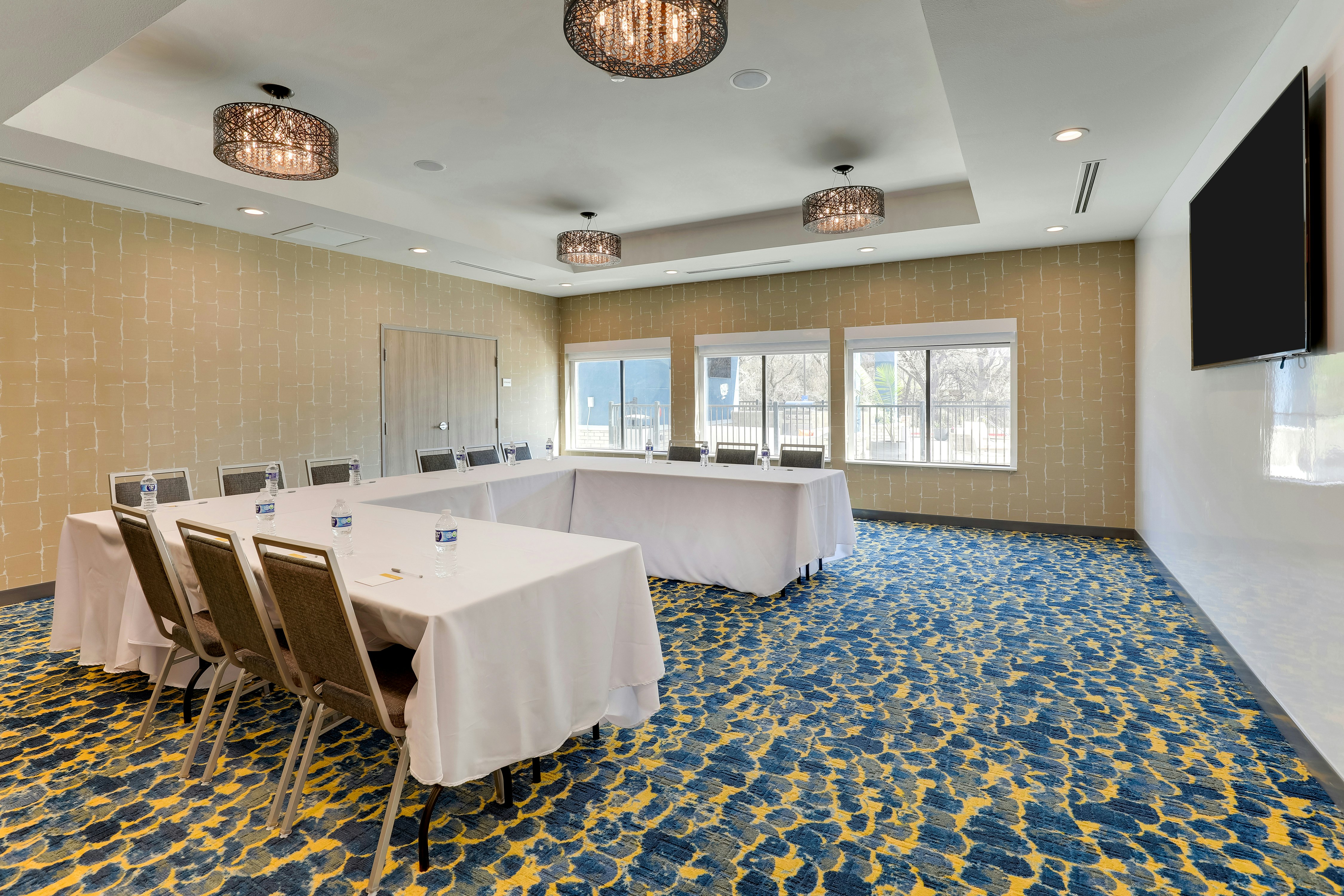 Hampton Inn & Suites Weatherford 21/26