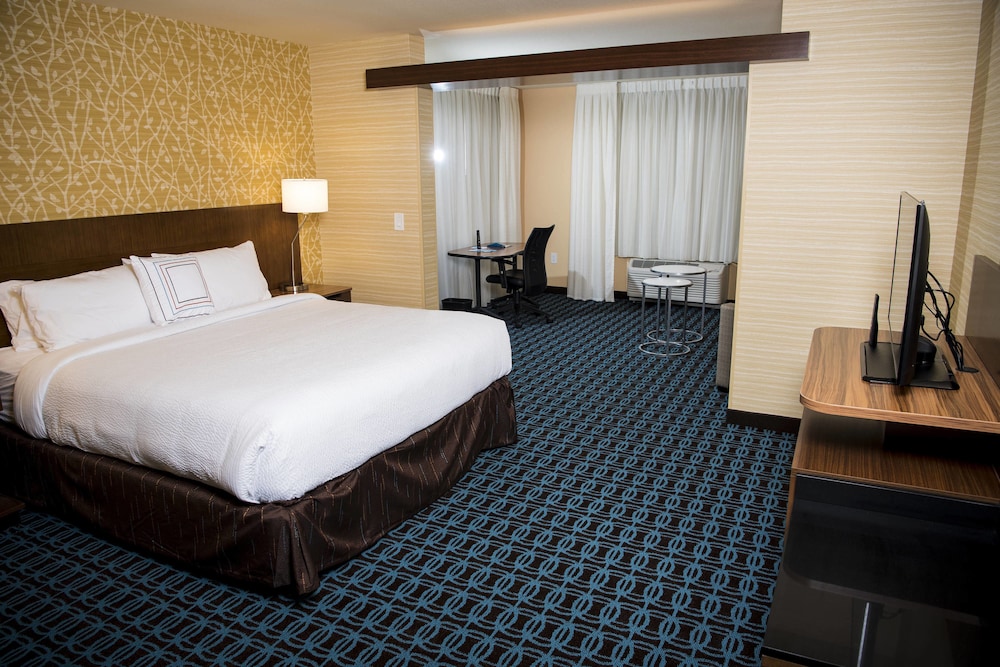 FAIRFIELD INN & SUITES CINCINNATI UPTOWN/UNIVERSITY AREA 16/50