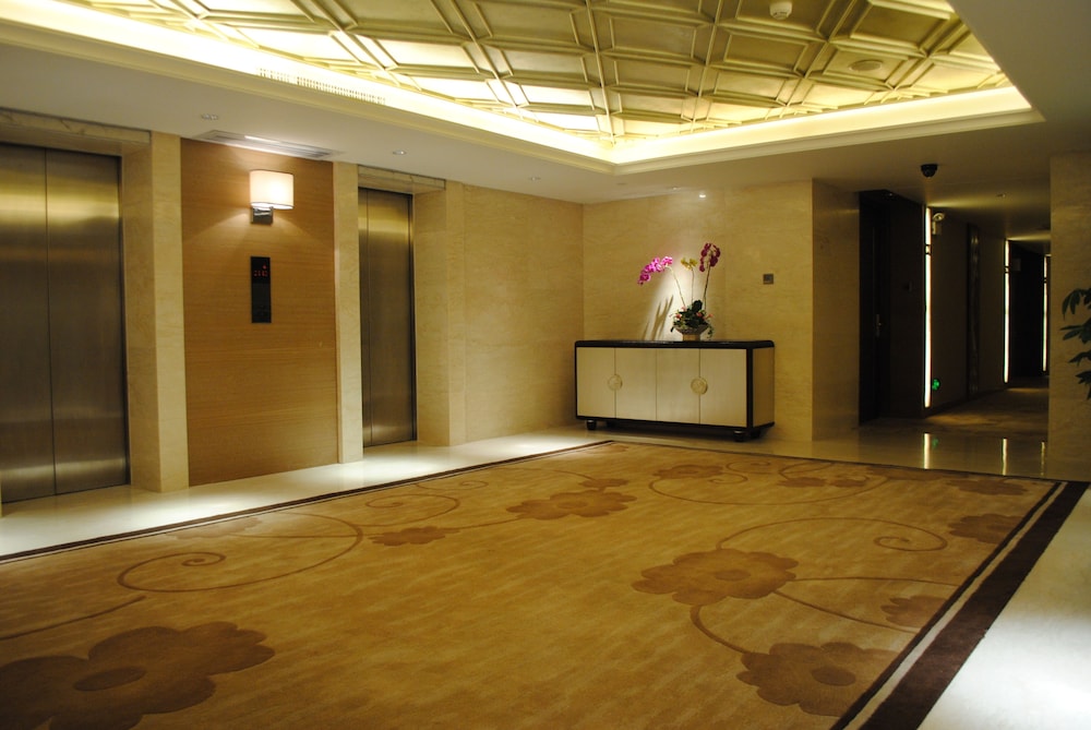 GUANGZHOU NEW CENTURY HOTEL 8/65