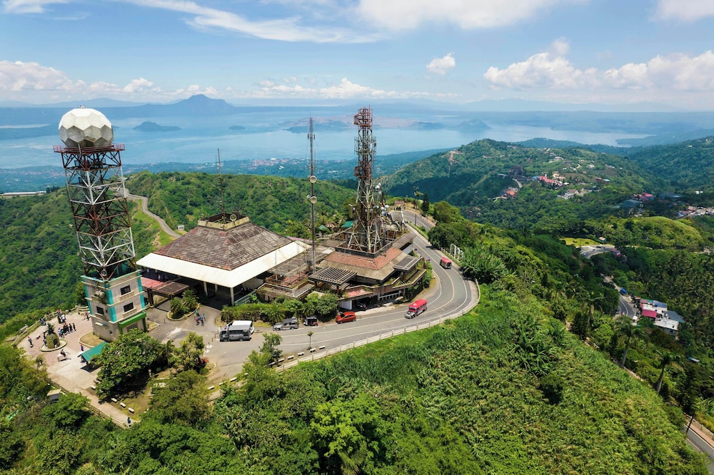 Cabins By Eco Hotel Tagaytay 62/67