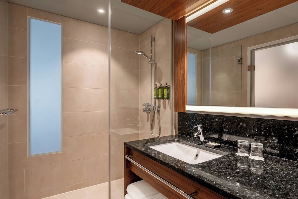 جناح جونيور بسرير كينج، Vienna Marriott Hotel 7/8