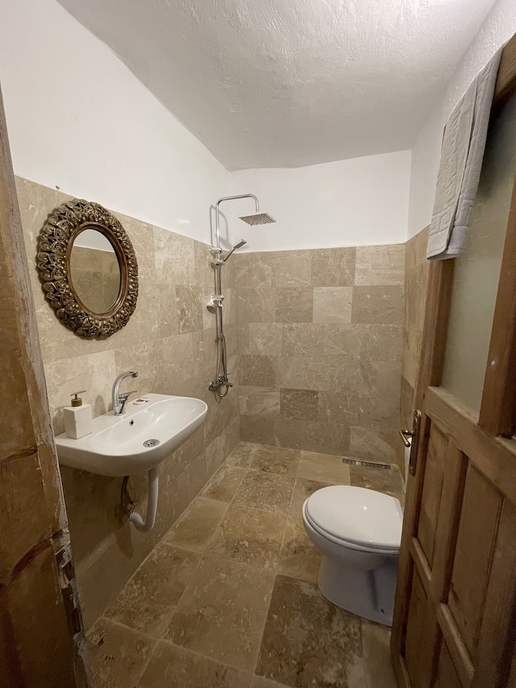 Dede Hostel Pansiyon 21/25