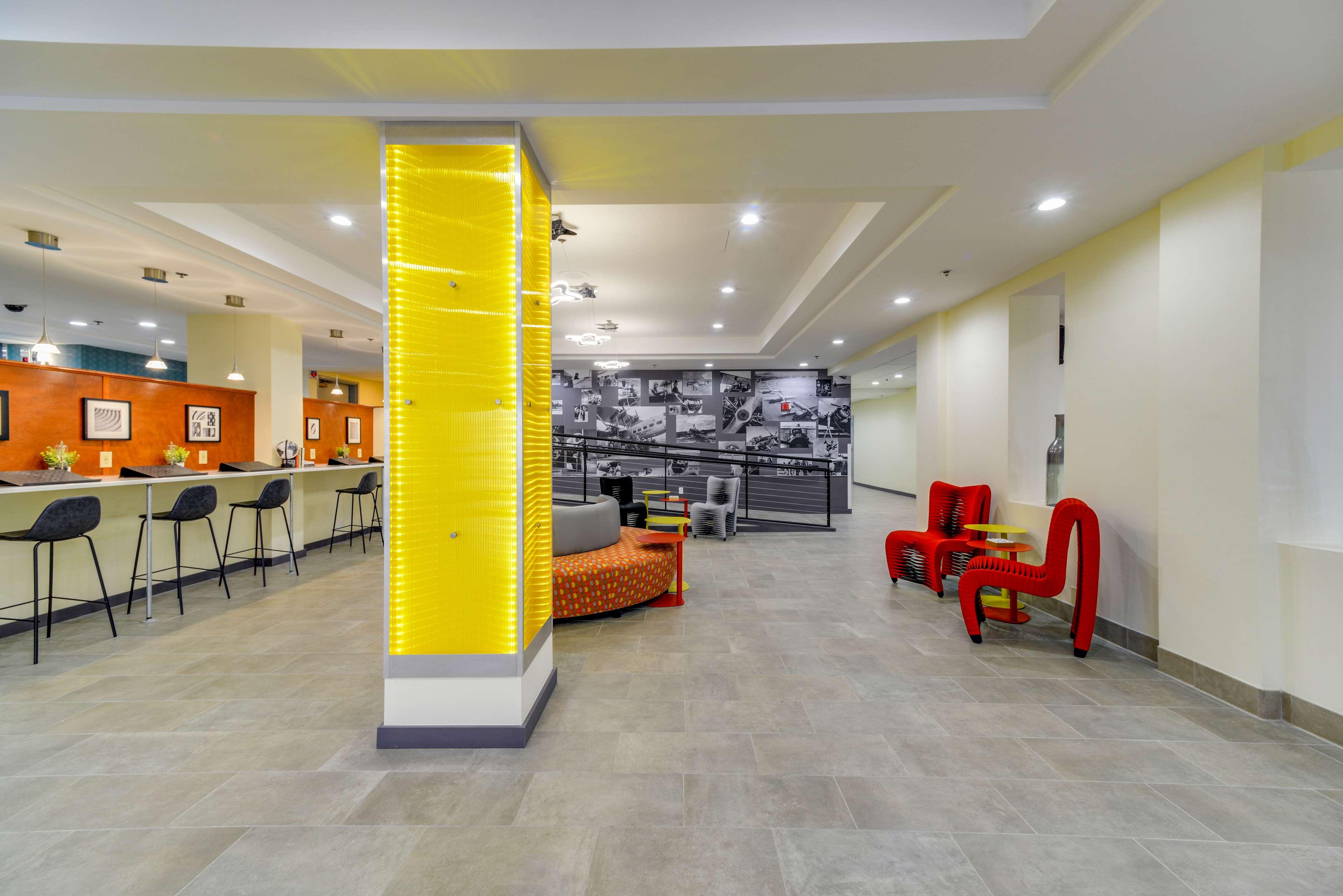 St. Louis Airport Hotel 27/44