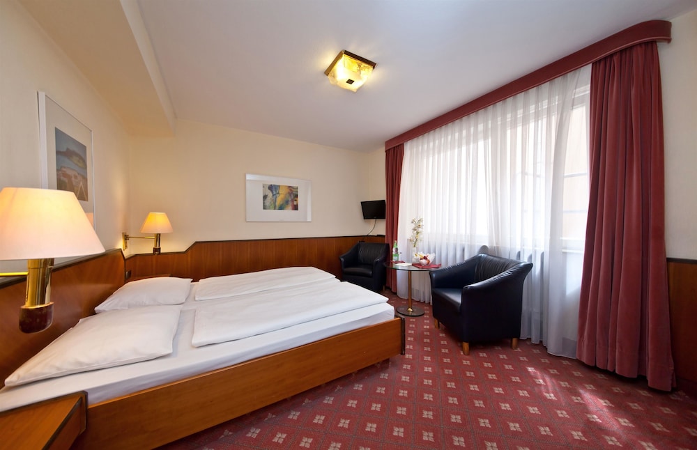 PLAZA INN Rieker Stuttgart Hauptbahnhof 25/65