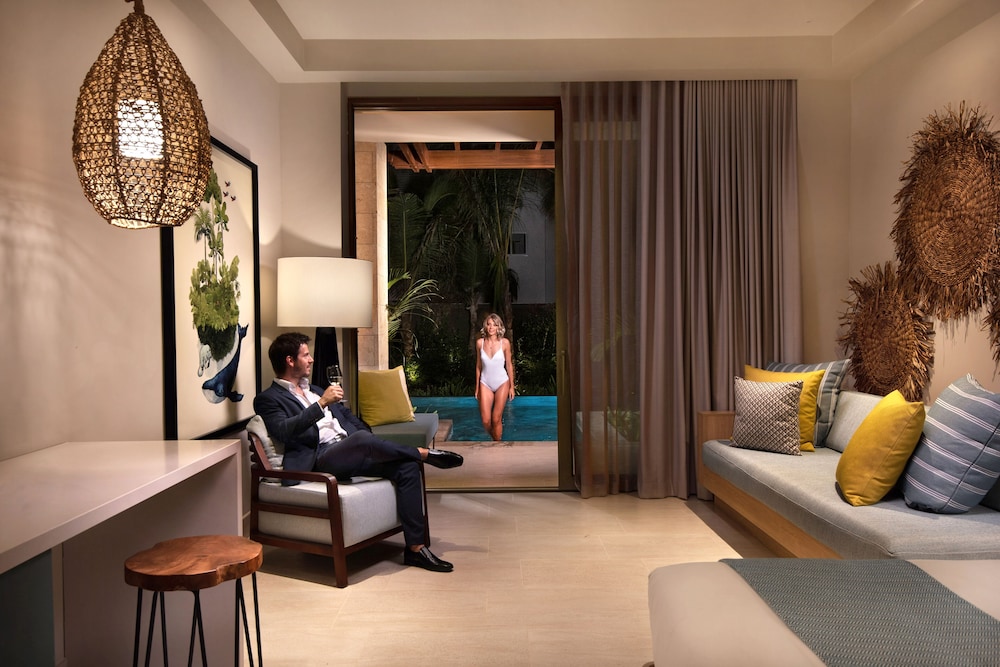 Adults Only Club at Lopesan Costa Bavaro 28/50