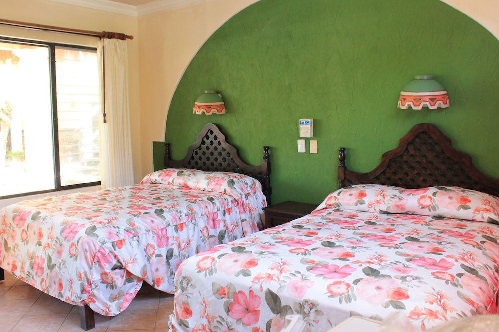 Hotel Cabanas Maria del Mar 13/43