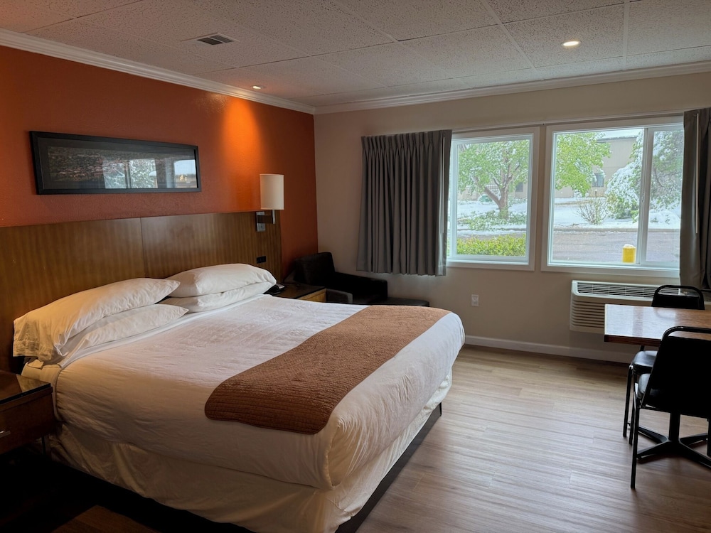 Boulder Twin Lakes Inn 13/49