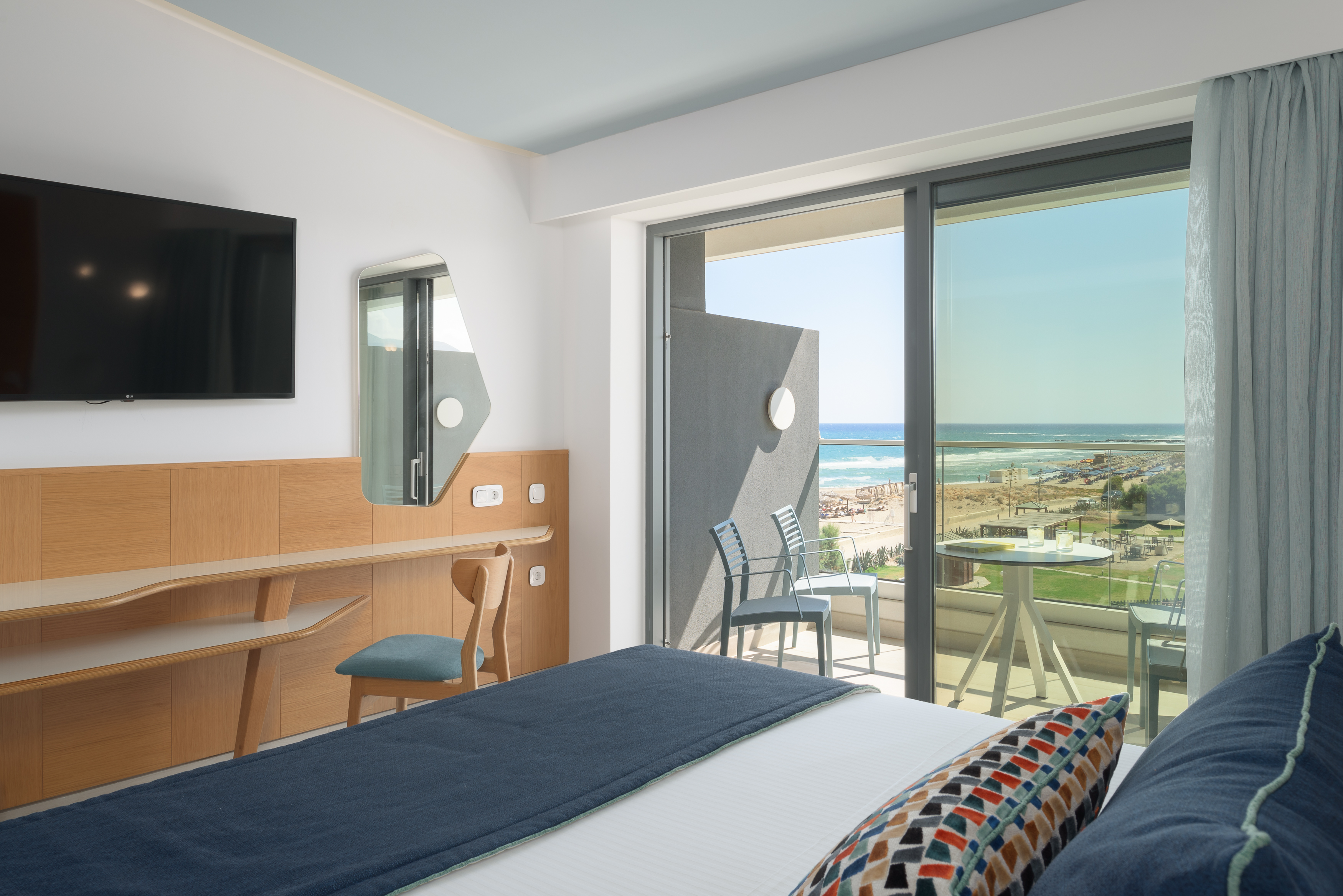 Exclusive, Superior, Pool or Sea View