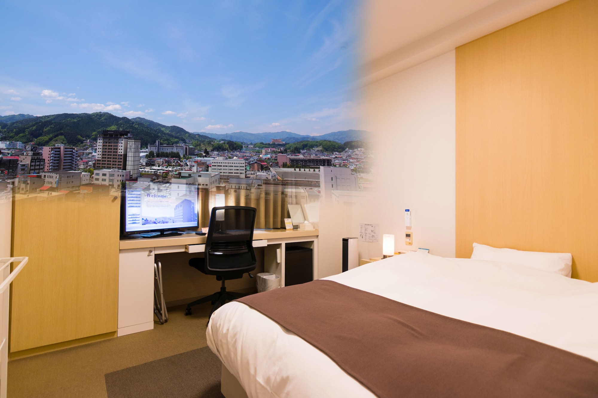 STANDARD, DOUBLE BED, HIGH FLOOR