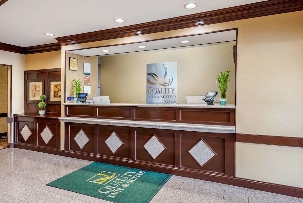 Comfort Inn & Suites Cincinnati Uptown Clifton 5/45