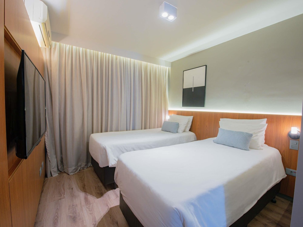 SUPERIOR, SUITE, KING BED