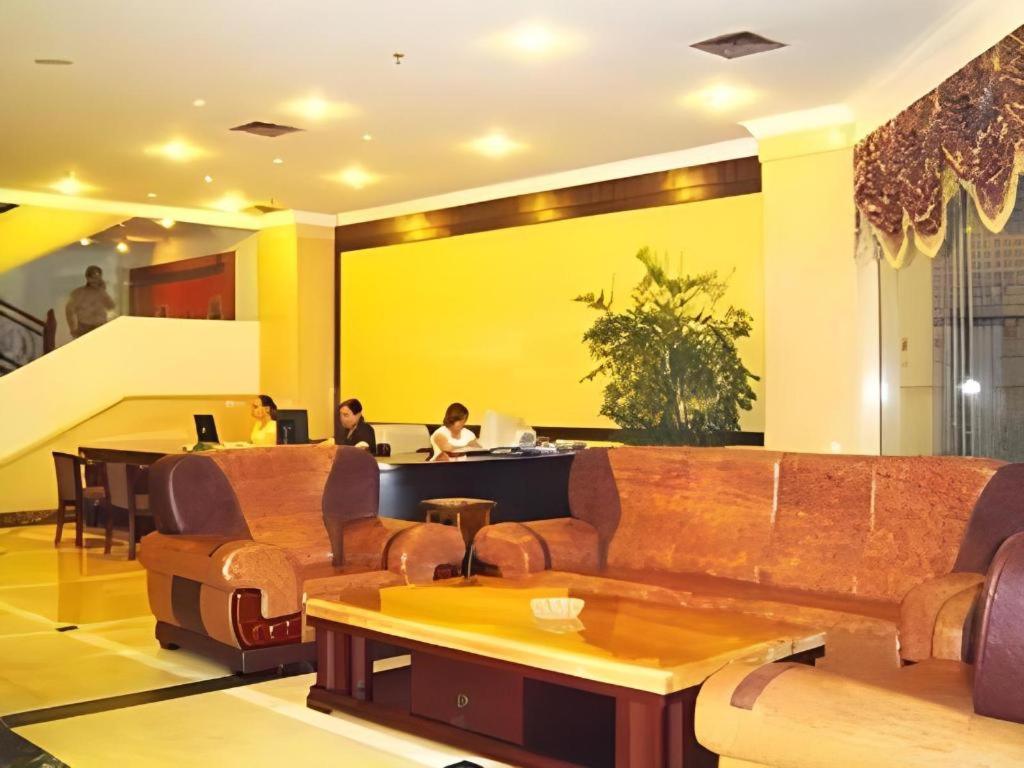 Outsky Hotel 39/50