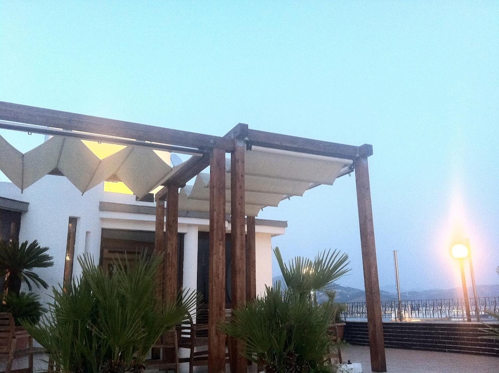 HOTEL LA LUCERTOLA 2/45