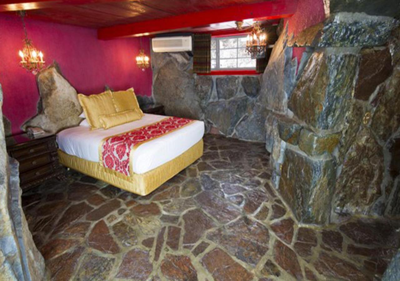 Old World, Suite