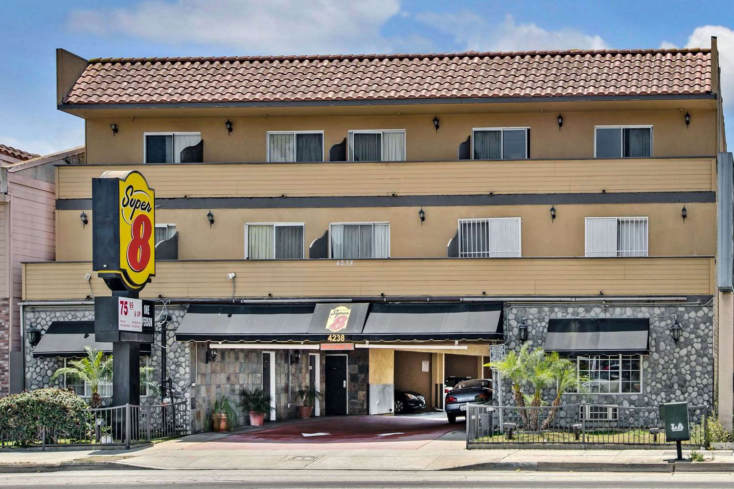 Elev8 Hotel Los Angeles LAX 2/20