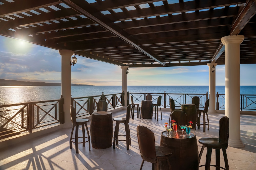 Jewel Paradise Cove Beach Resort and Spa All Inclusive - Adults Only 36/50