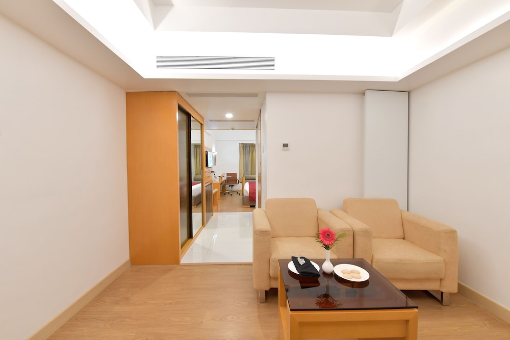 The Central Residency 19/30