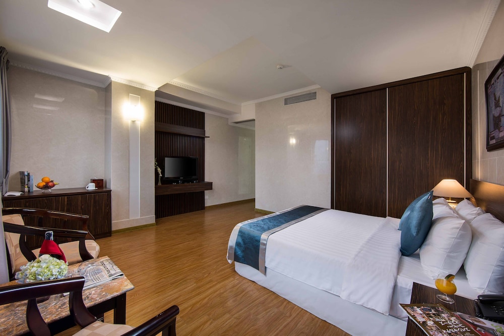 Danly Hotel 23/52