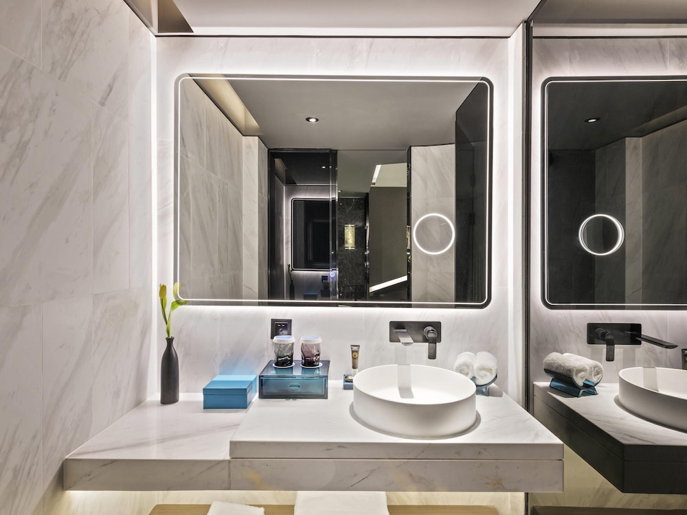 Novotel Yangzhou Slender West Lake 54/60