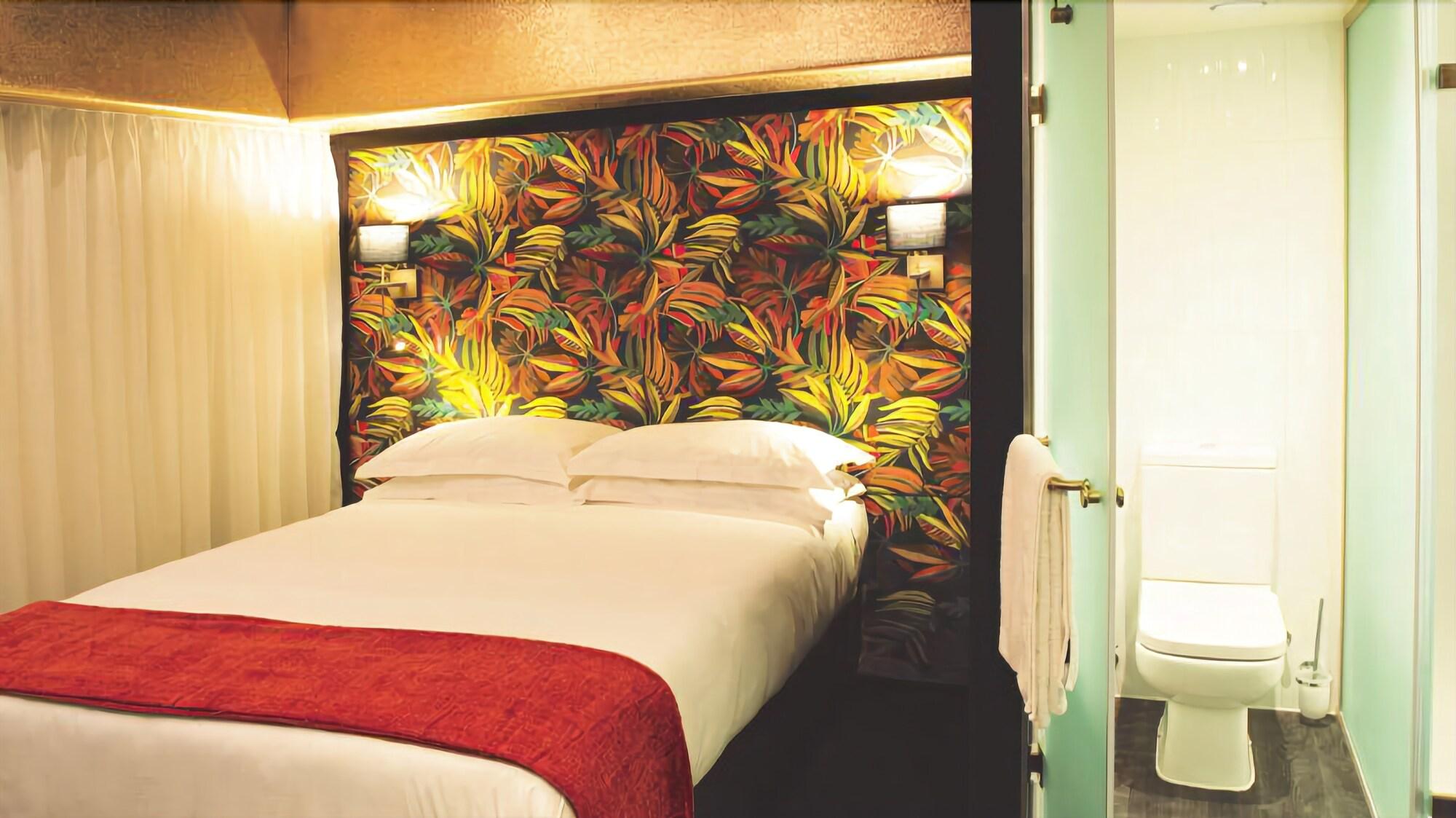 غرفة بسرير كوين، Signature Lux Hotel By Onomo Foreshore 2/2