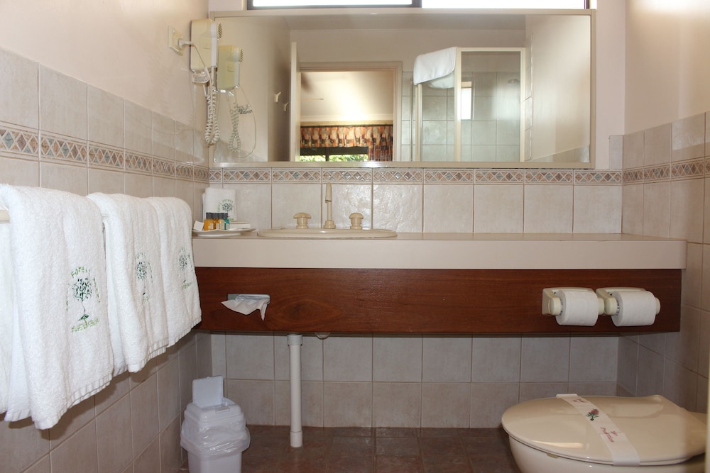 Karri Forest Motel 8/36