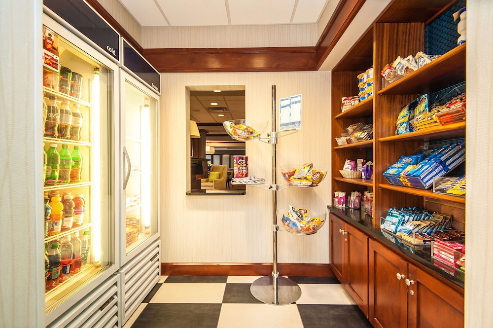 Hampton Inn South Kingstown-Newport Area 41/59
