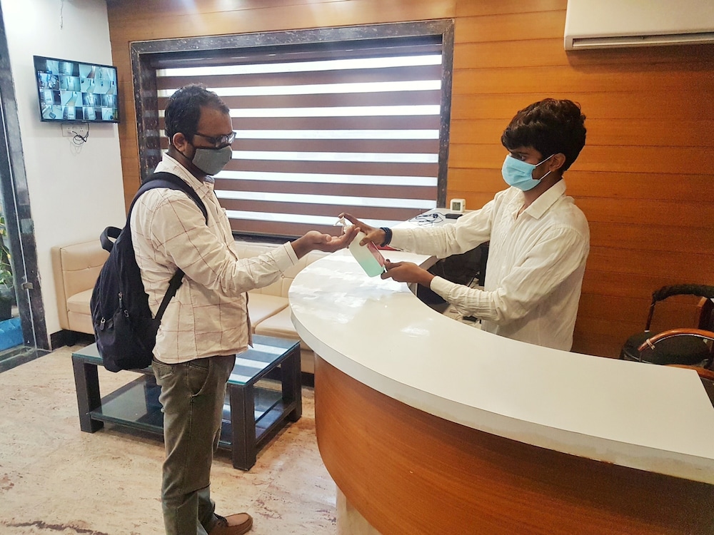 Hotel Delhi Aerocity 8/75