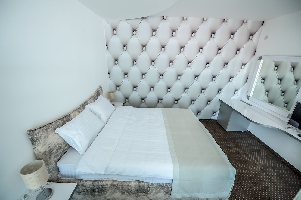 Hollywoodland Wellness And Spa Hotel 33/66