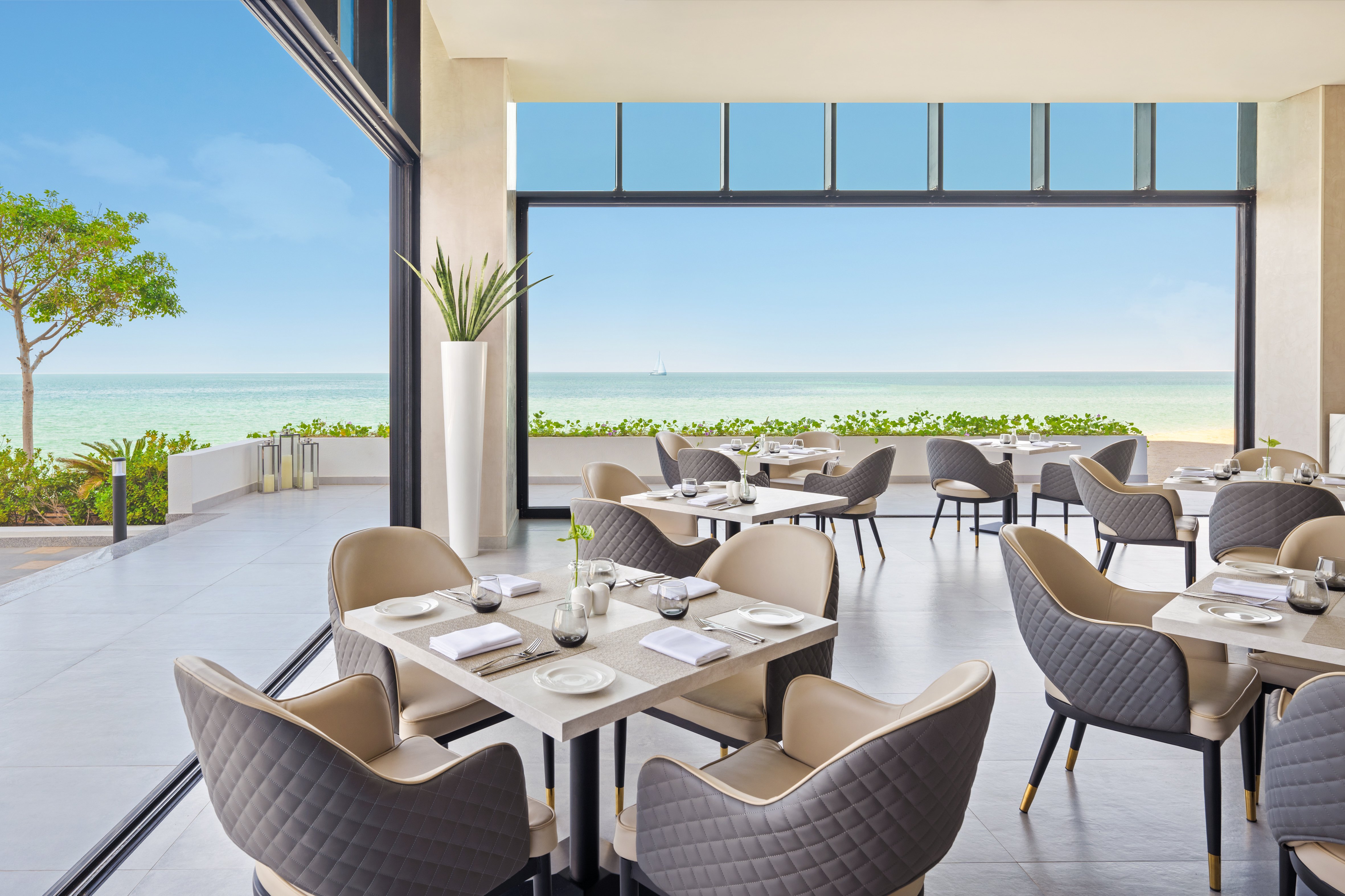 Beach Bay Hotel Mirfa, Edge by Rotana 37/48