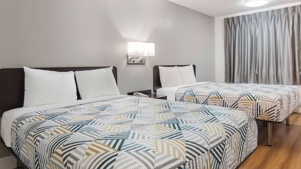 Motel6 Addison, TX - Dallas 24/56
