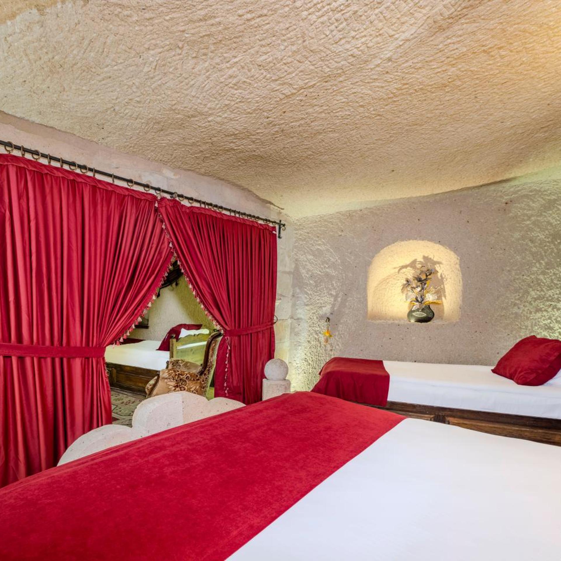 Cave, Family Suite, Deluxe
