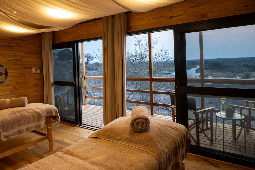Simbavati Hilltop Lodge 21/50
