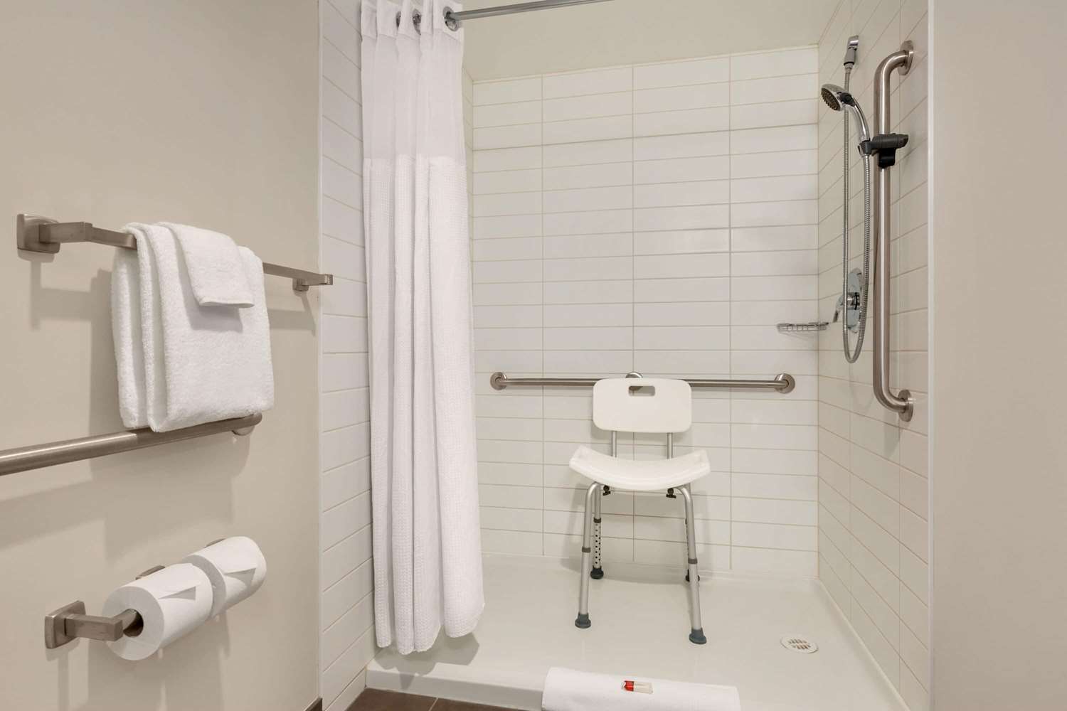 Microtel Inn And Suites By Wyndham Lloydminster 25/25