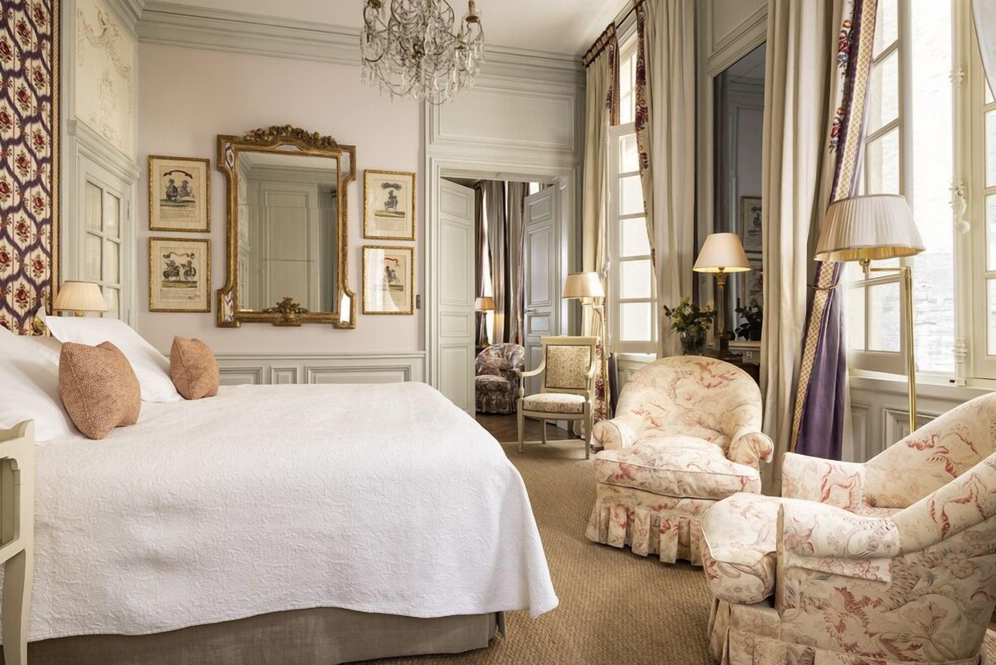 SUITE, KING BED