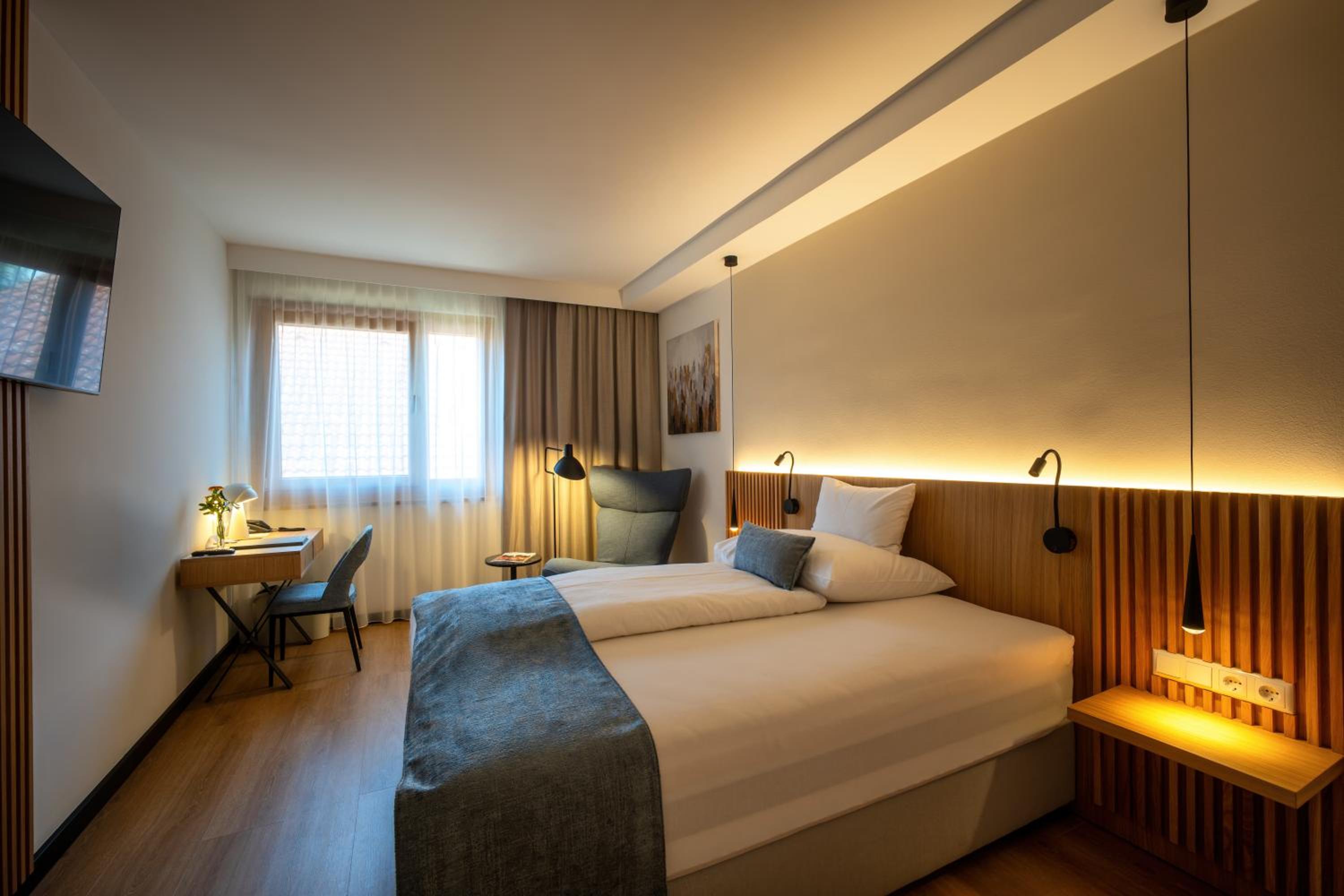 Room, Queen Bed