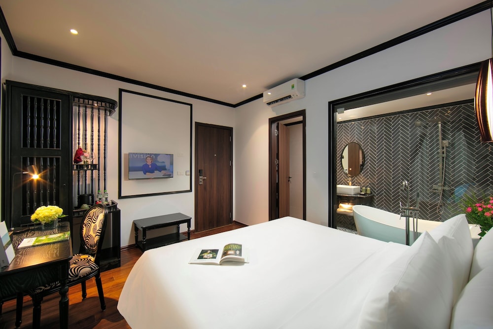 Hanoi Le Chateau Hotel & Spa 16/50