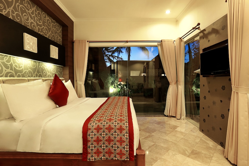 The Club Villas 12/50