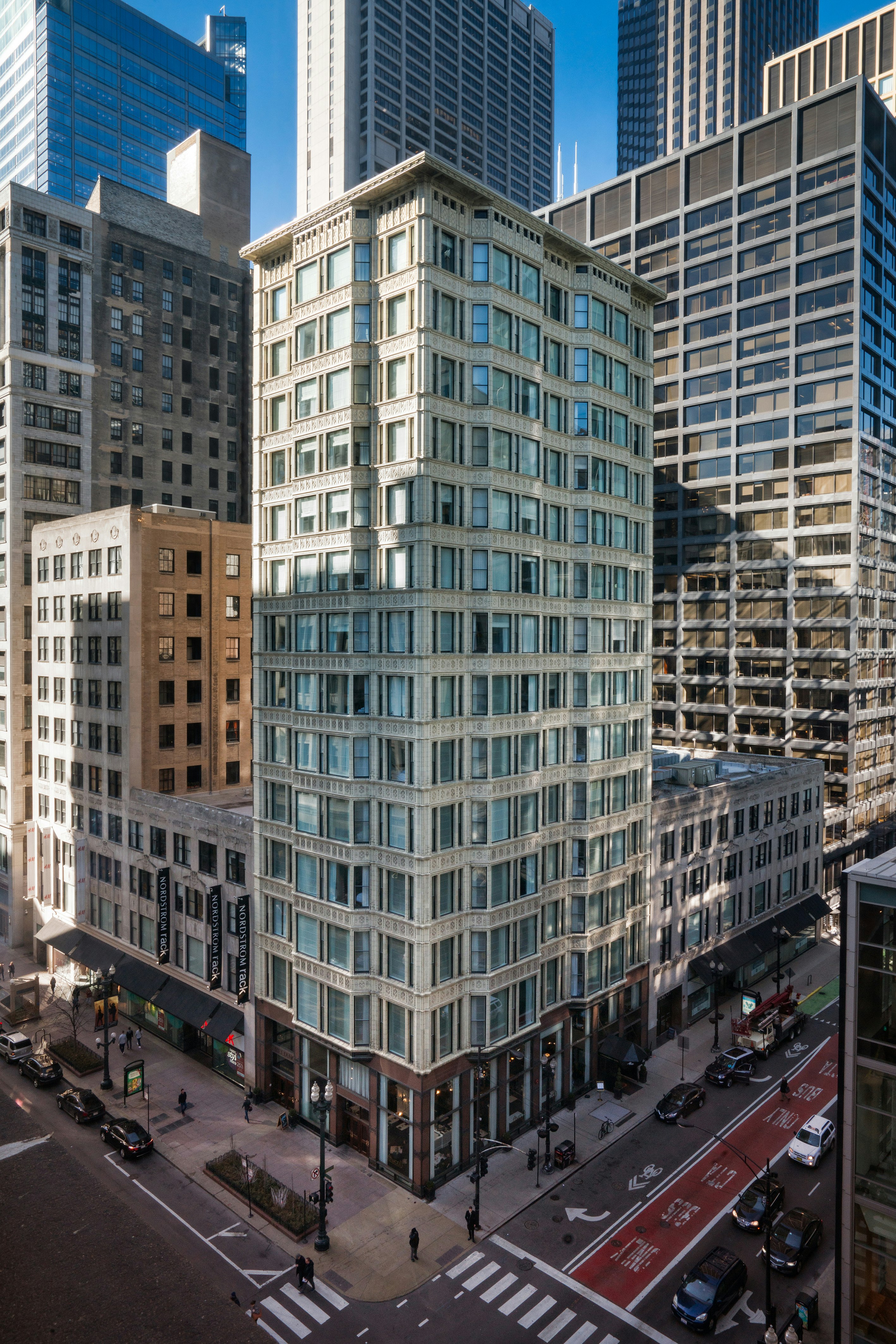 Staypineapple An Iconic Hotel The Loop Chicago 43/50