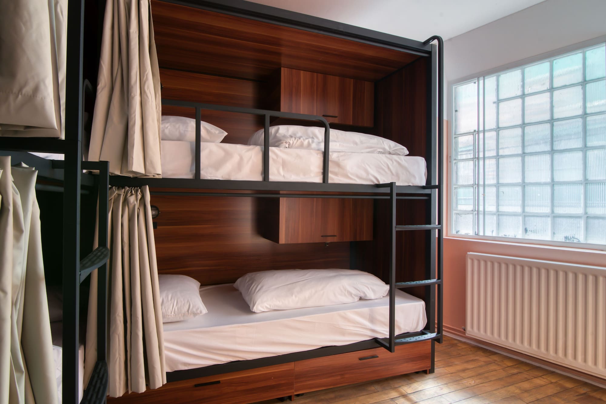 FEMALE DORM, 6 BEDS