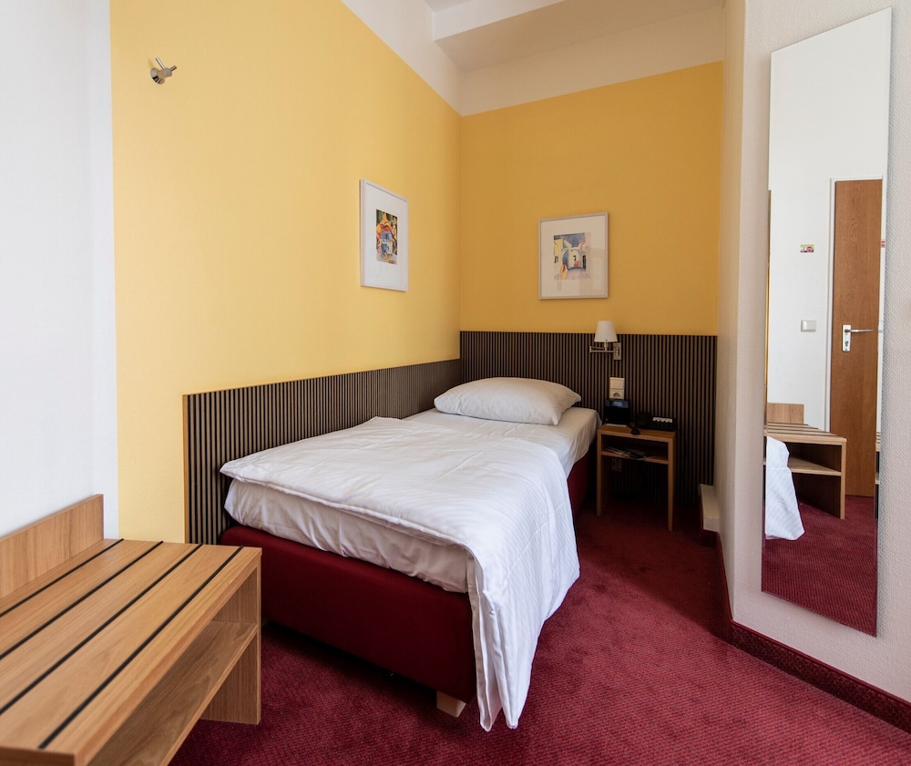 ECONOMY, SINGLE, SINGLE BED