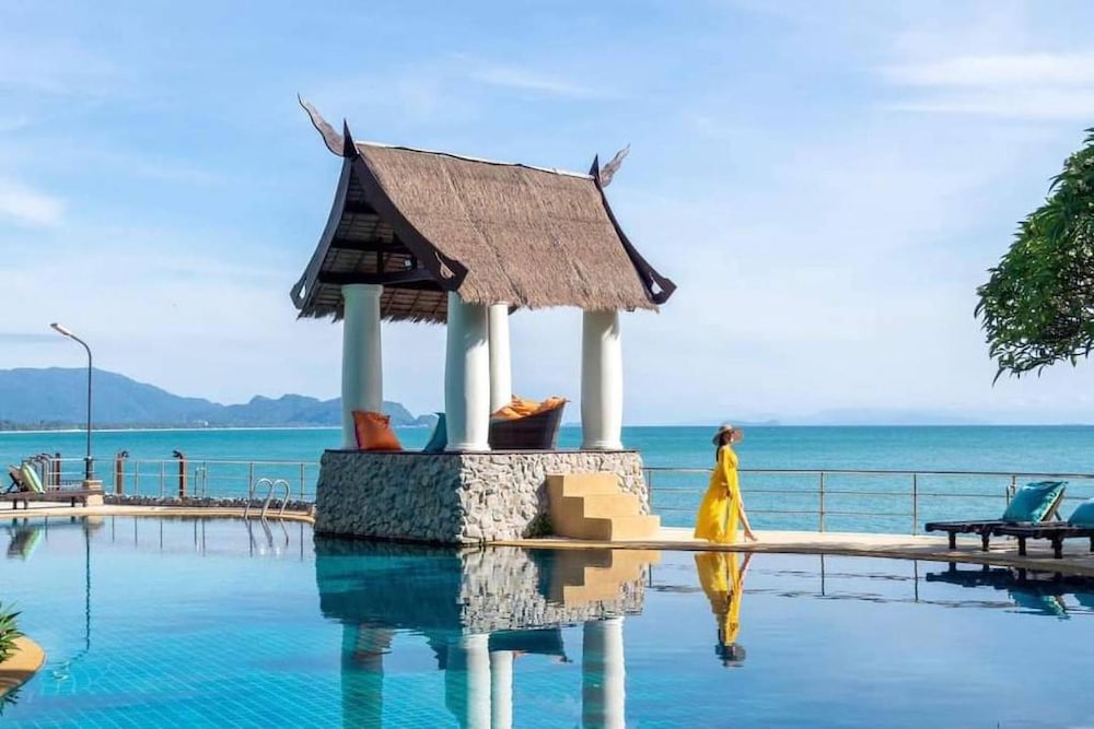 Racha Kiri Resort and Spa 58/63
