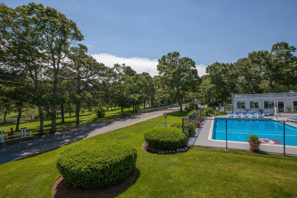 Blue Rock Resort 5/70
