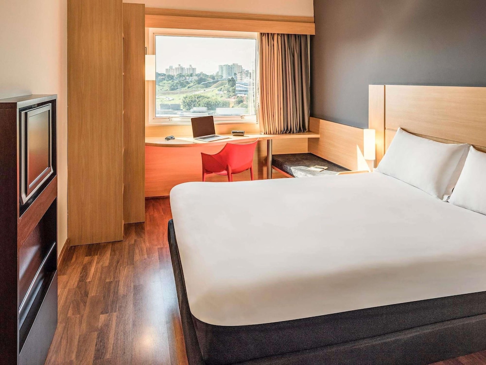 Ibis Sao Jose Dos Campos Dutra 11/50