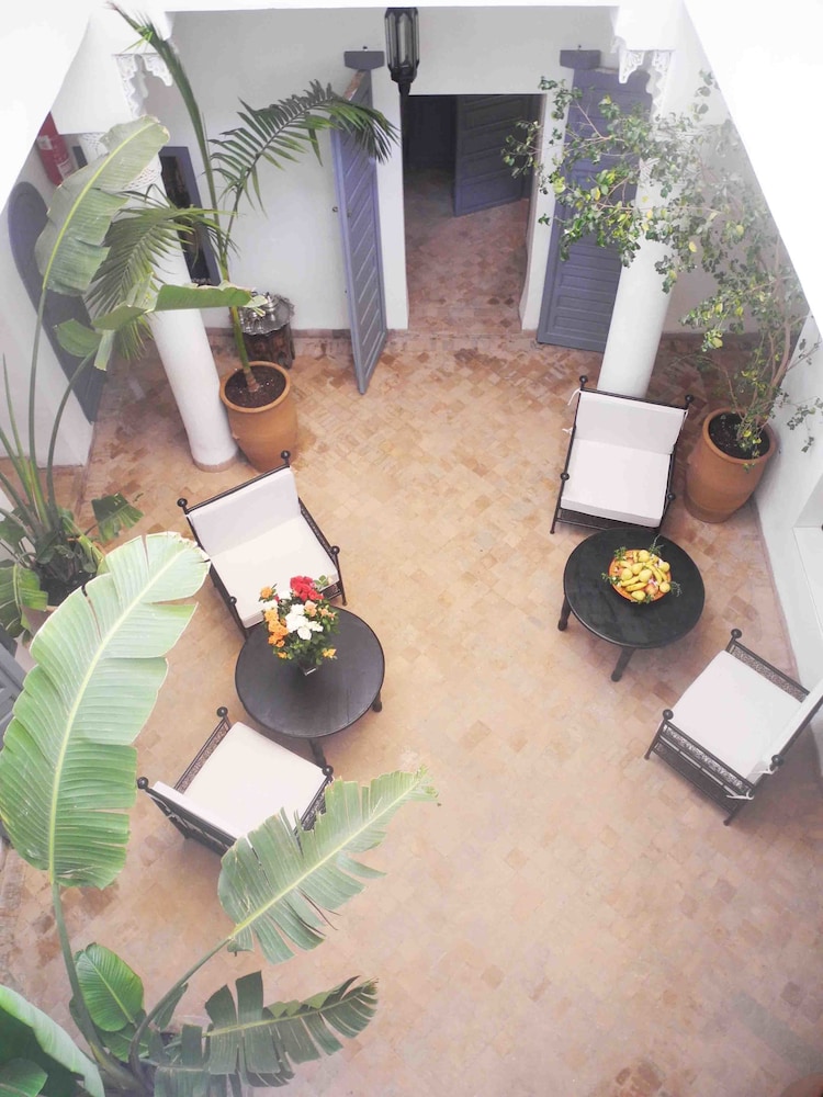 Riad Linda 6/43